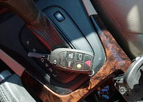 2004 Volvo S80 2.5T from USA, damaged, VIN YV1TS59H341374464